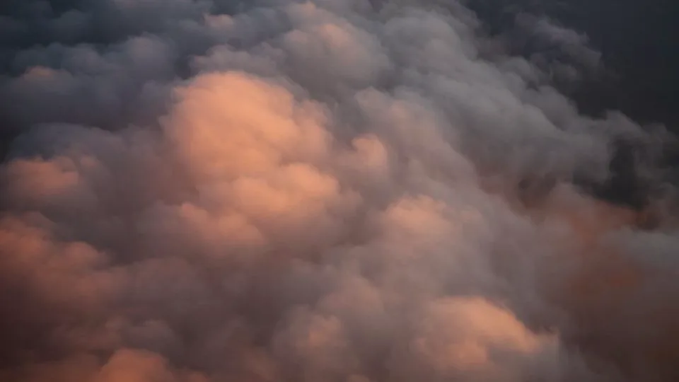 Dark storm clouds - a large cashback campaign after bad news is a warning sign